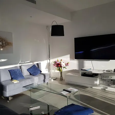 Laconsolate Apartment
