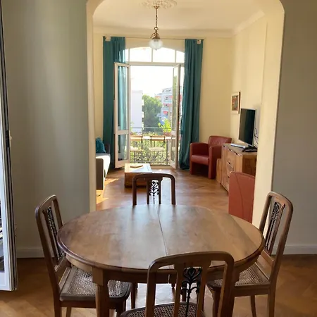 Апартаменты Wunderschoene In Jugendstilvilla Am Hafen