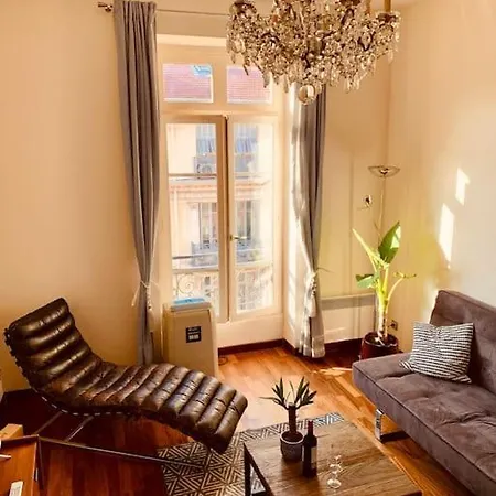 Eugenie Hyper Center 3 2 Bedrooms Apartment