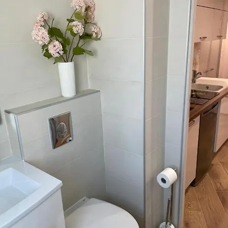 Super Avec Piscine A 60 M De La Apartament *