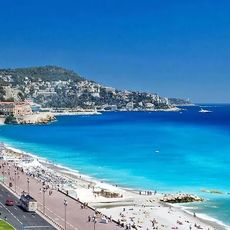 Super Avec Piscine A 60 M De La Nicea