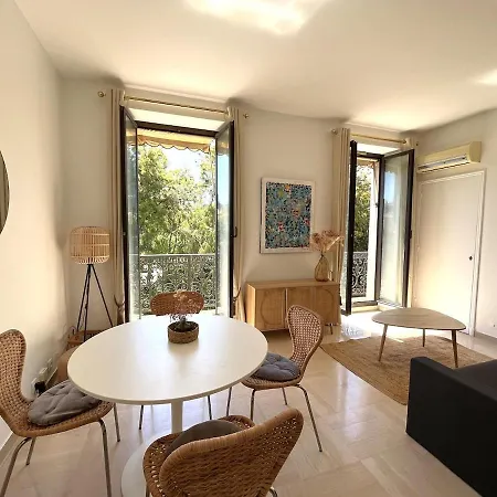 Apartman Beautiful With Parking Place Massena *