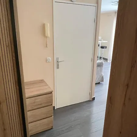 Apartment Elegant Avec Balcon Pres De La A *