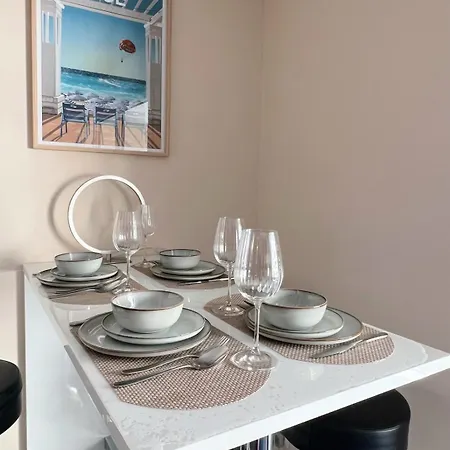 Elegant Avec Balcon Pres De La A Apartment *