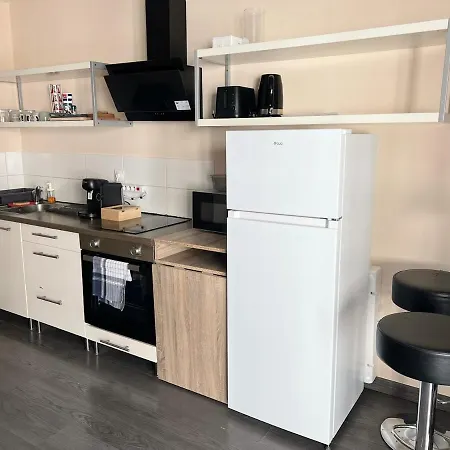 Apartment Elegant Avec Balcon Pres De La A *