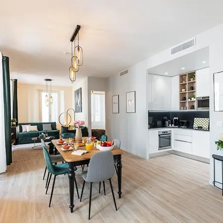 Gesu - 2 Bedroom In Old Town - Gesu Square Апартаменты *