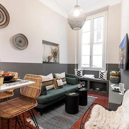 La Croix - Old Town Modern Apartment - 2 Bedrooms *