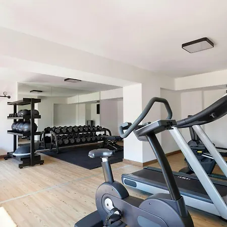 Le Meridien Hotel 4*