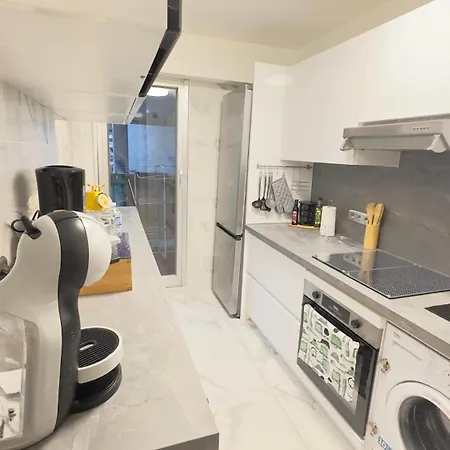 Apartamento Magnifique Grand 2 Pieces Moderne Lumineux Au Calme Avec Grande Terrasse A 15mn En Bus Centre-ville, Gare Et Promenade Des Nice