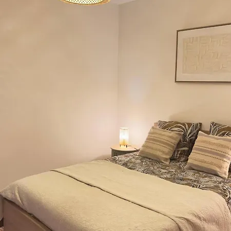 Apartamento Magnifique Grand 2 Pieces Moderne Lumineux Au Calme Avec Grande Terrasse A 15mn En Bus Centre-ville, Gare Et Promenade Des