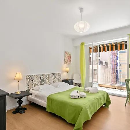 Hotel apartamentowy De Dijon Fshh
