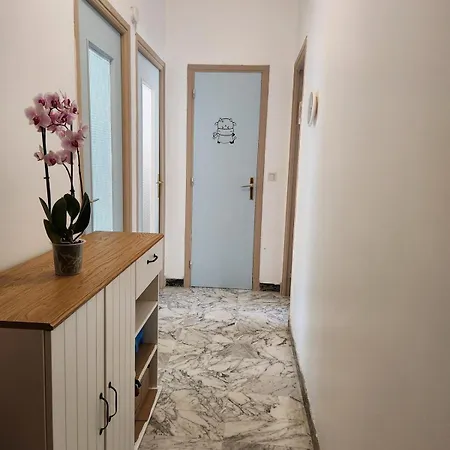 Near Sea And Center Apartment