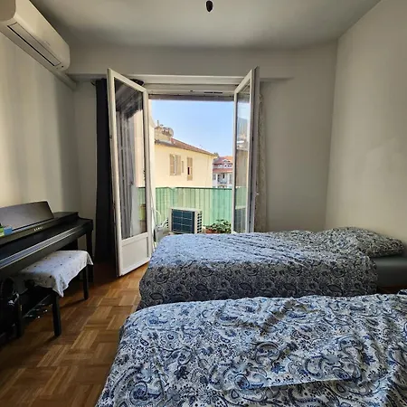 Apartment Near Sea And Center