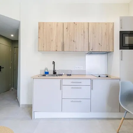 T2 Situe Au Centre-ville De Apartamento *
