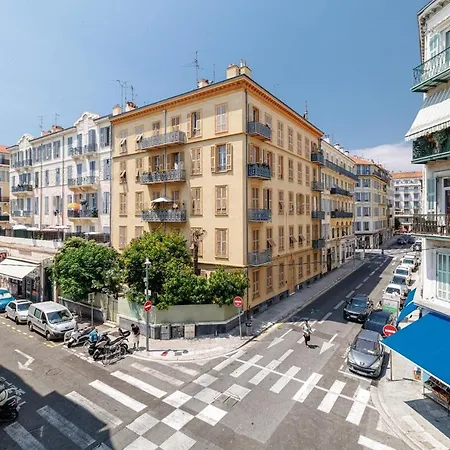 T2 Situe Au Centre-ville De Apartamento
