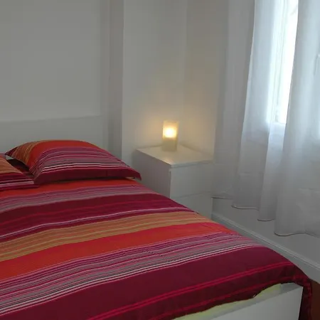 Hostel Meyerbeer Beach *