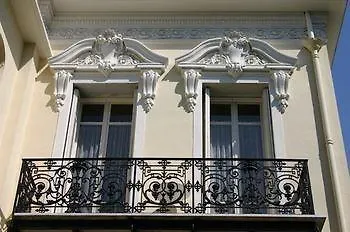 Résidence La Léonie 2*