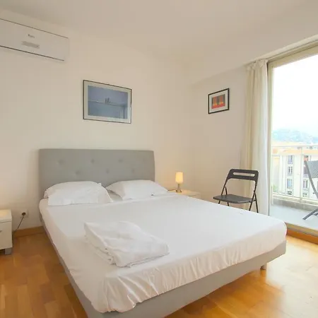 Riviera Sport Plage Apartment *