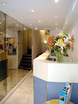 Hotel Carlyna 2*