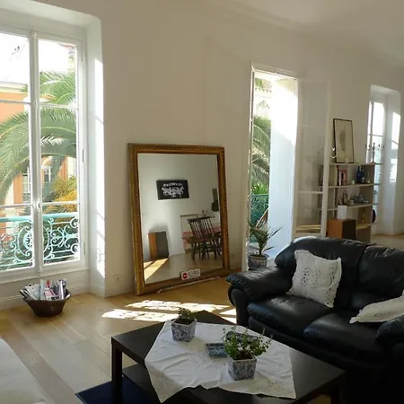 Maison D'hotes Emma Tiranty * Niza