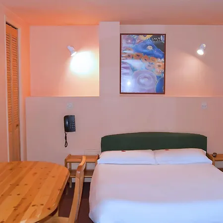 Hotel apartamentowy Comte De