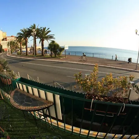 6 Bedrooms Seaview House, Old Town * Nice