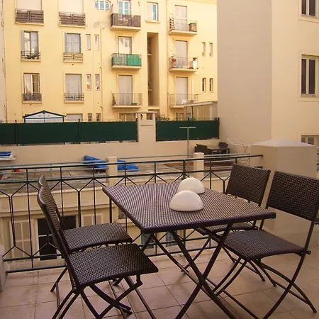 Hostel Meyerbeer Beach *