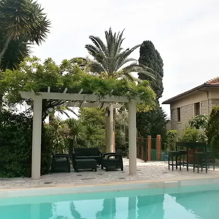 Anis Hotel Nicea