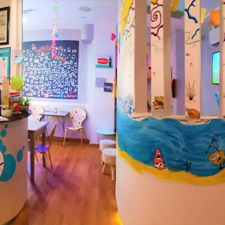 Meyerbeer Beach Hostel
