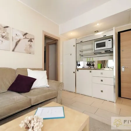Apartment Flower Nest - Five Stars Holiday House