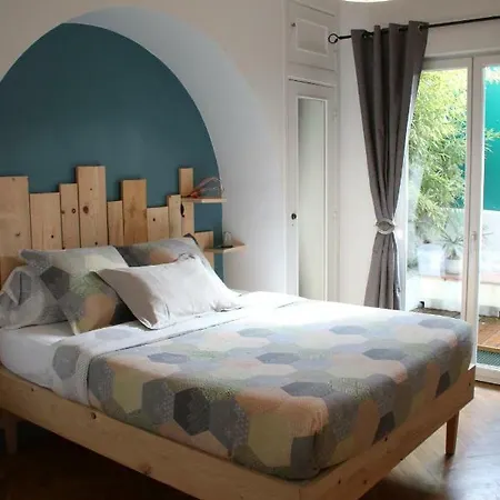 6 Bedrooms Seaview House, Old Town * Nice