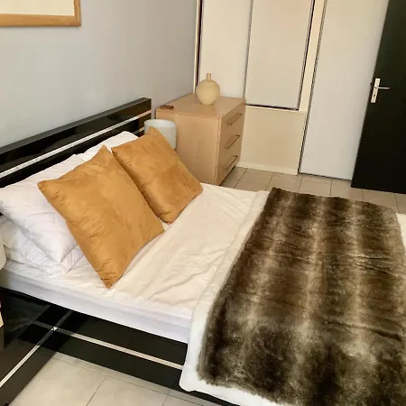 Le Metropole Apartment