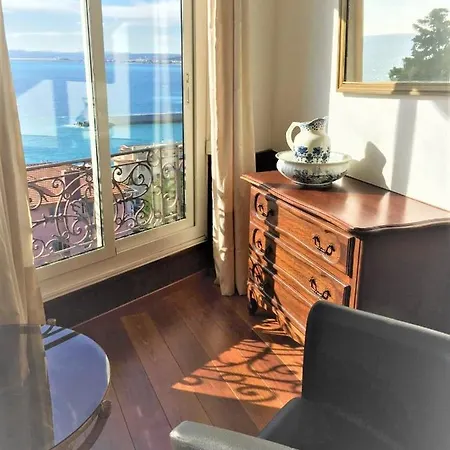 Marbella Hotel *