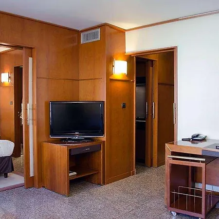 Goldstar & 4* Νίκαια