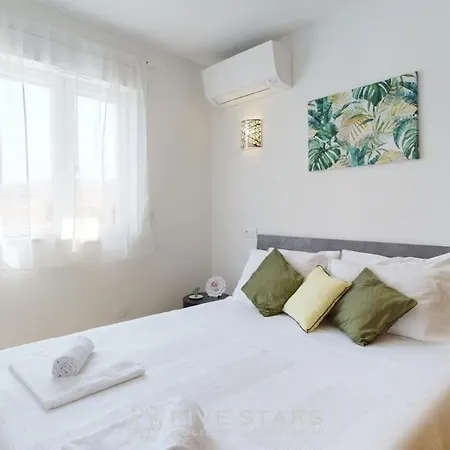 Zhara Five Stars Holiday House - Generale Apartment Nizza