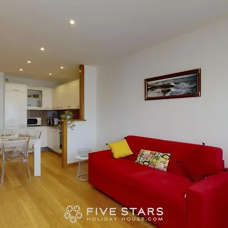 Zhara Five Stars Holiday House - Generale Apartment *