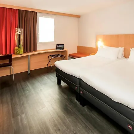 Ξενοδοχείο Easyhotel Old Town 2*