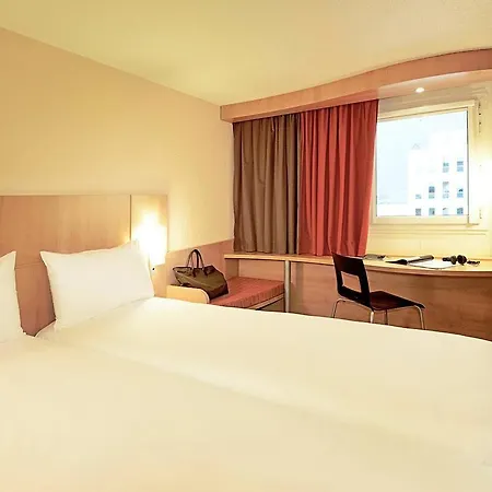 Ξενοδοχείο Easyhotel Old Town 2*