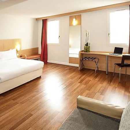 Easyhotel Old Town Ξενοδοχείο