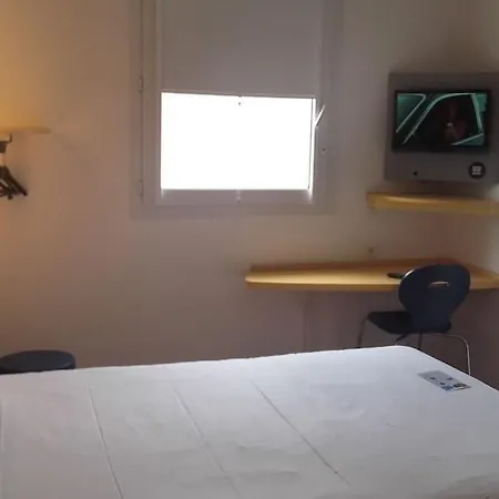 Ibis Budget Nice Californie Lenval 호텔