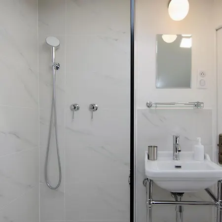 Cocoon Loft - Magnifique Loft Sous Toit, Refait A Neuf, Vues Splendides, Clim, Wifi Apartament *