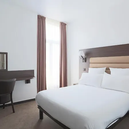 Hotel & Monsigny 3*