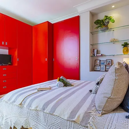 Berlioz 1 - City Center 2 Rooms - Last Floor Apartment