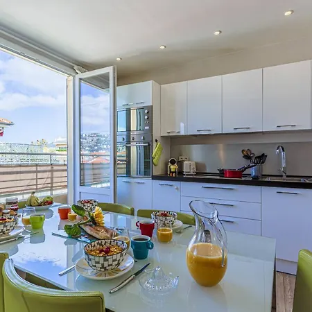 Berlioz 1 - City Center 2 Rooms - Last Floor Apartment *