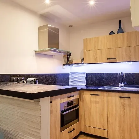 Coulee Verte 2 Bedrooms In The Old Town At 5 Min From The Sea Nice