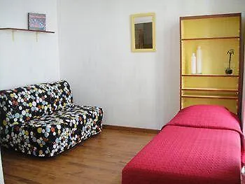 Du Petit Louvre Hotel *