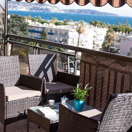 Appartement With Terrace And Sea View, 10 Min To The