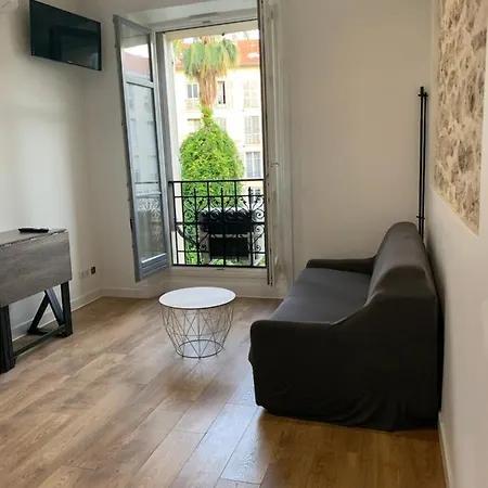 Appartement Centre: à 300m De La Et De La Promenade Des *