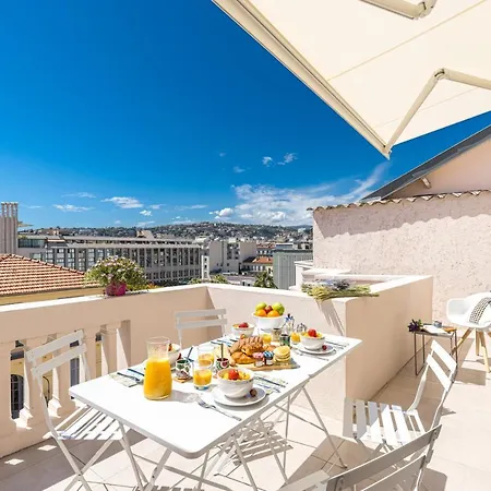 Spitalieri- Sunny Terrace With View -New Apartment Lägenhet