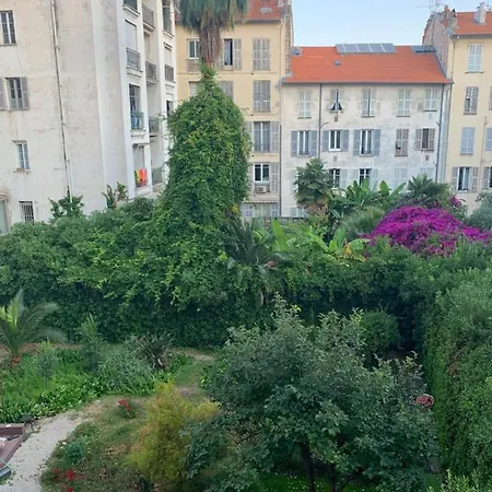 Appartement Centre: à 300m De La Et De La Promenade Des *